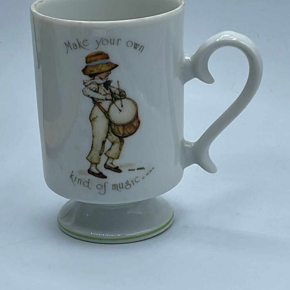Holly Hobbie 1974 “ Make Your Own Kind of Music” pedestal cup.
